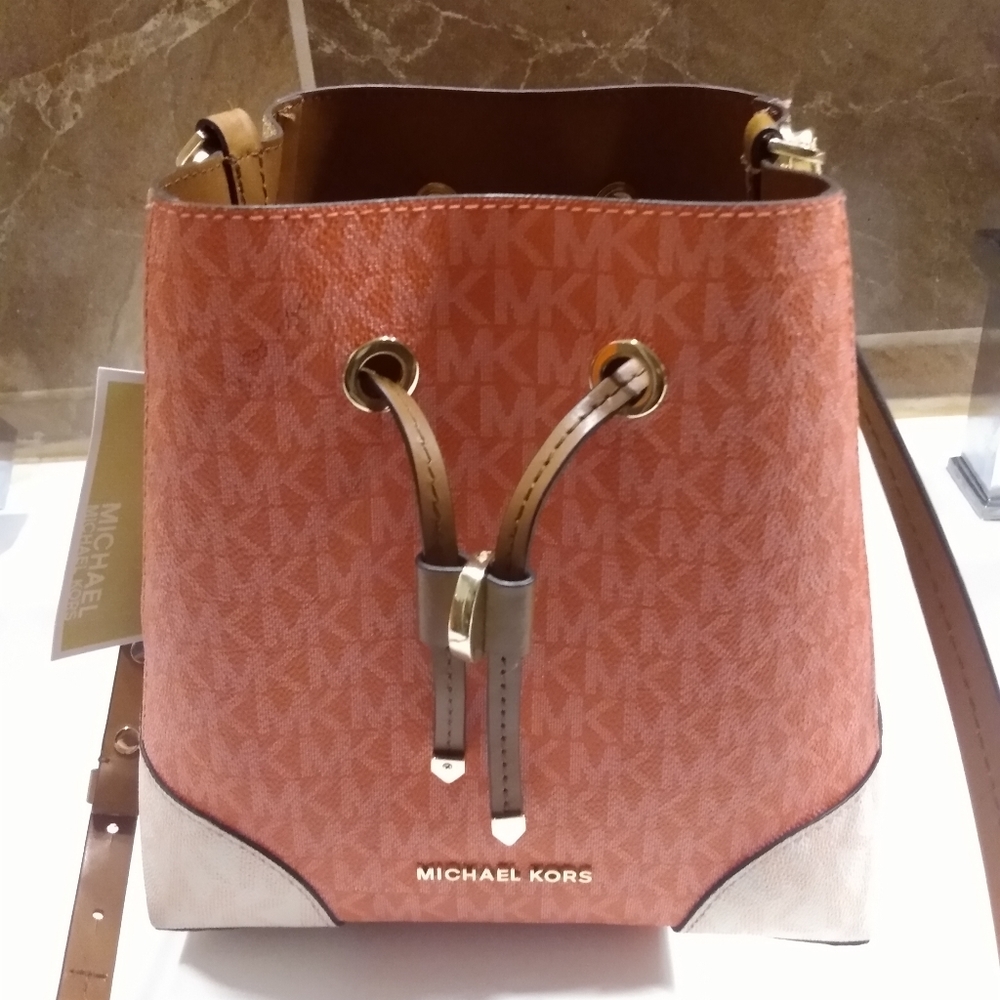 Handbag - Picture 4 of 14